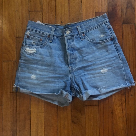Levi’s 501 Long Shorts - Picture 1 of 3
